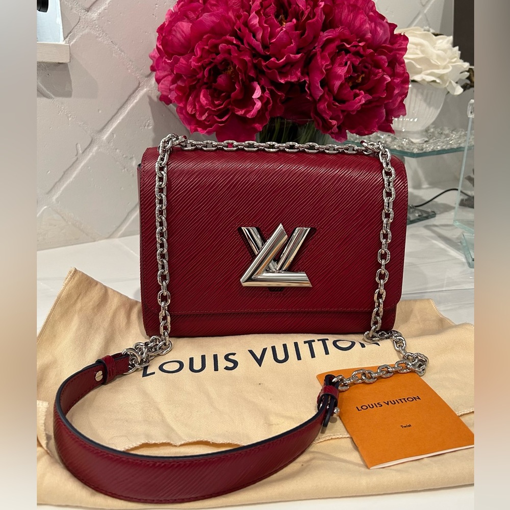 💯% Authentic Louis Vuittonlikited edition twist